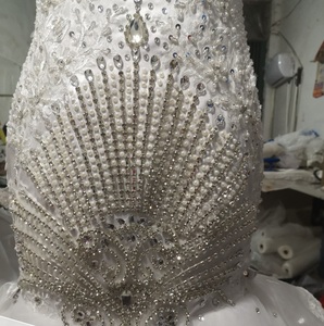 Robe de mariée S1250Q en promotion, sexy, perlée, de luxe, tendance, avec traîne détachable en queue de poisson - Product Image 5