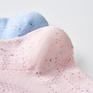 Concevez vos propres chaussettes personnalisées en coton imprimé et brodé, chaussettes OEM avec logo brodé, logo personnalisé sur mesure, chaussettes de sport pour hommes - Product Image 3