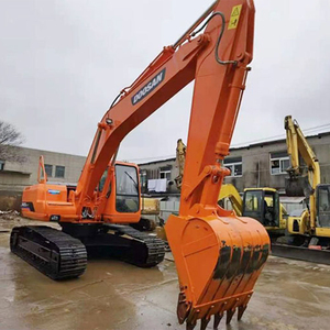 Excavatrice Doosan avec godet de terrassement, modèle DH220LC-7 de 22 tonnes, couleur orange, équipement de construction lourd d'occasion - Product Image 1