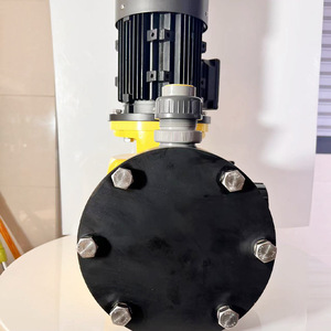 Pompe doseuse à piston Southern, hauteur de refoulement 206 m, débit 1800 l/h, corps en PVC, entraînement mécanique, résistante aux acides et aux alcalis - Product Image 1