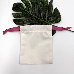 Sac Cadeau Cosmétique en Coton Recyclé Mini Personnalisé avec Logo, Écologique, Réutilisable, à Cordon de Serrage, pour le Commerce de Gros - Product Image 4
