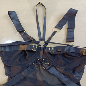 Nuevo body sexy de malla transpirable con tirantes de tres puntos y diseño hueco, estilo transfronterizo, color negro, para mujer. - Product Image 4