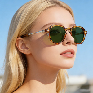 Lunettes de soleil rétro à imprimé léopard pour femmes, monture en métal, protection UV400, petit design carré, tenues de voyage à la mode - Product Image 1