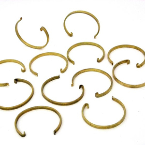 Pulseras de Latón Crudo Hechas a Mano Happiness - Product Image 1