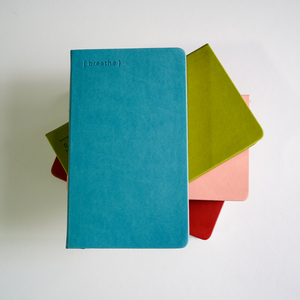 Personalizar 100% cuero PU Tapa dura 2025 B6 diario planificador más fresco mínimo Delgado gratitud escribir pensamientos A5 100gsm hecho - Product Image 2