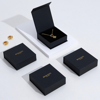 Scatole per Gioielli Personalizzate a Forma di Libro, Confezioni Regalo per Bracciali e Collane, Scatola Magnetica Nera con Coperchio Ribaltabile