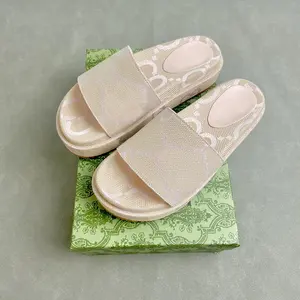 Ciabatte di Lusso Firmate da Donna, Sandali con Plateau Scavato, Ciabatte da Spiaggia da Donna - Product Image 2