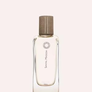 Vente en gros de <span class=keywords><strong>100ml</strong></span> de <span class=keywords><strong>parfum</strong></span> pour hommes de grande marque Saveur originale <span class=keywords><strong>sauvage</strong></span> <span class=keywords><strong>Parfum</strong></span> corporel de longue durée Vente à chaud Forme de pulvérisation Prix d'usine - Product Image 1