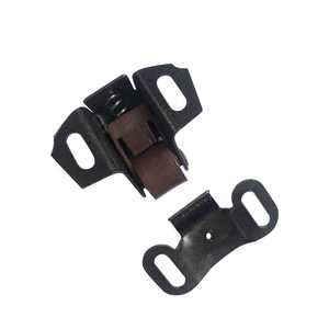 Loquet de porte métallique Yihuaxing en fer à roue unique pour armoire et placard, conception industrielle durable - Product Image 5