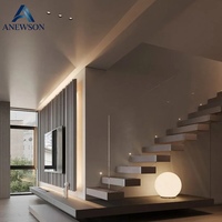 Escalier flottant moderne en acier et bois avec garde-corps en verre - Assemblage DIY, design modulaire durable et écologique pour appartement