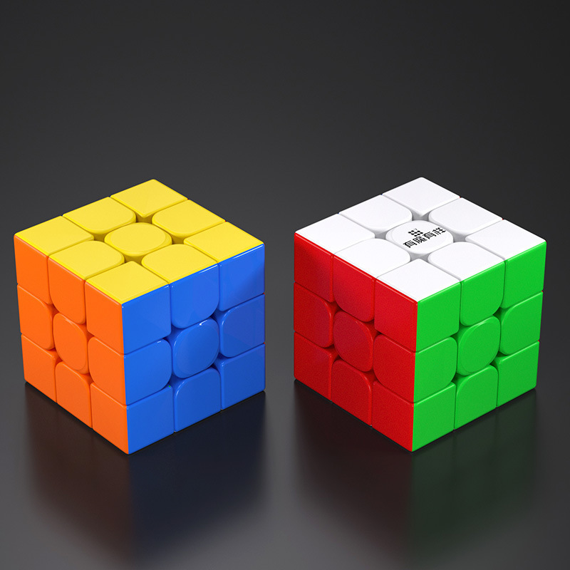 Logotipo con efecto de cubo de Rubik