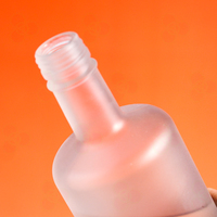 Bouteille en verre de gravure à l'acide givrée personnalisée pour rhum/liqueur Tequila Gin avec n'importe quelle couleur Articles de qualité supérieure fabriqués à la main