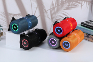 TG672 Kablosuz Bluetooth Hoparlör Dış Mekan Taşınabilir Kartlı Subwoofer TWS Hediyelik Kumaş Kaplı Hoparlörler Su Geçirmez IPX4 Radyo FM BT USB - Product Image 6