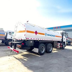 Camion-citerne Shacman F3000 6x4, état neuf, transmission manuelle, capacité 15001-30000L, normes d'émission Euro2-Euro5 pour le transport de pétrole - Product Image 4