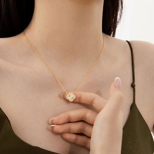 Collier pendentif fleur trèfle à quatre feuilles en argent 925 fin avec texture laser et zircone 5A pour femmes, bijoux Dylam Fashion - Product Image 5