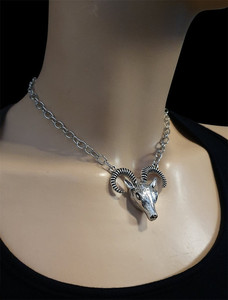Collier ras du cou tête de chèvre, chaîne avec pendentif bélier et pentagramme, collier Baphomet, gothique, Wicca, satanique, occulte, sorcière, collier chèvre - Product Image 2