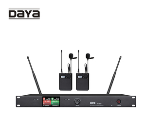 ไมโครโฟนไร้สายแบบหนีบปกเสื้อ DAYA Professional สำหรับการแสดงบนเวที ระบบประชุม พร้อมไฟ LED สำหรับไลฟ์สดบน <span class=keywords><strong>Facebook</strong></span> - Product Image 1