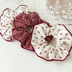 Grand Chouchou Élastique <span class=keywords><strong>Rouge</strong></span> à Pois Mignon et Doux en Tissu pour Queue de Cheval, avec Boucle et Design de Corde à Boule - Product Image 2