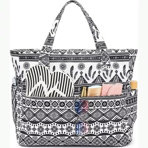 Sac fourre-tout personnalisable en polyester beige, recyclé, pour courses et plage, avec fermeture éclair, échantillon gratuit offert - Product Image 4