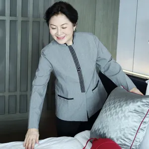 Uniforme <span class=keywords><strong>de</strong></span> chemise <span class=keywords><strong>de</strong></span> chambre propre uniforme <span class=keywords><strong>de</strong></span> service <span class=keywords><strong>de</strong></span> <span class=keywords><strong>nettoyage</strong></span> <span class=keywords><strong>de</strong></span> bureau d'hôtel pour le <span class=keywords><strong>nettoyage</strong></span> - Product Image 1