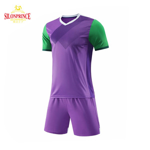 Kit da Allenamento Calcio Personalizzato all'Ingrosso per Adulti, Rosso Blu Nero Viola, con Uniforme Sublimata - Product Image 5