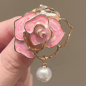 WEGOODZF Broche de Camelia con Diamantes de Imitación y Perlas, Accesorio de Moda para Zapatos, Broche de Rosa Multicapa para Mujer - Product Image 3