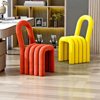 Chaise de salle à manger en métal avec revêtement en laine d'agneau, design nordique créatif Alien, avec sac souple pour l'ameublement de la maison