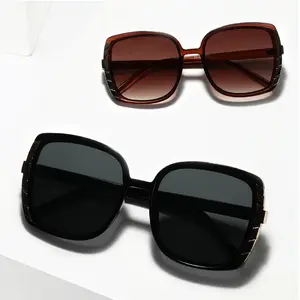 Vente en gros de lunettes de soleil carrées de luxe à la mode avec logo personnalisé et à la mode pour femmes noir marron lunettes de soleil en PC