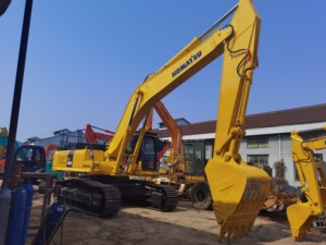 Excavatrice hydraulique Komatsu PC400-8 d'occasion pas chère, importée du Japon, grande pelle pour la construction routière et les projets miniers - Product Image 2