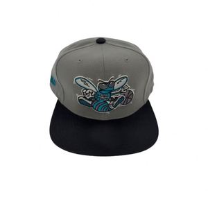 Casquette unisexe à visière plate ajustée, personnalisable avec broderie, style streetwear, hip-hop, tendance, pour le sport, les fêtes et les voyages - Product Image 4
