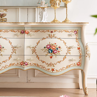 Commode à tiroirs en bois massif de style rococo français antique, peinte à la main