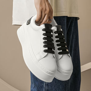 รองเท้าหนังแฟชั่นทันสมัยพร้อมอุปกรณ์เสริมครบครัน สวมใส่สบาย เหมาะสำหรับกิจกรรมกีฬาลำลอง พื้นยางหนา - Product Image 4