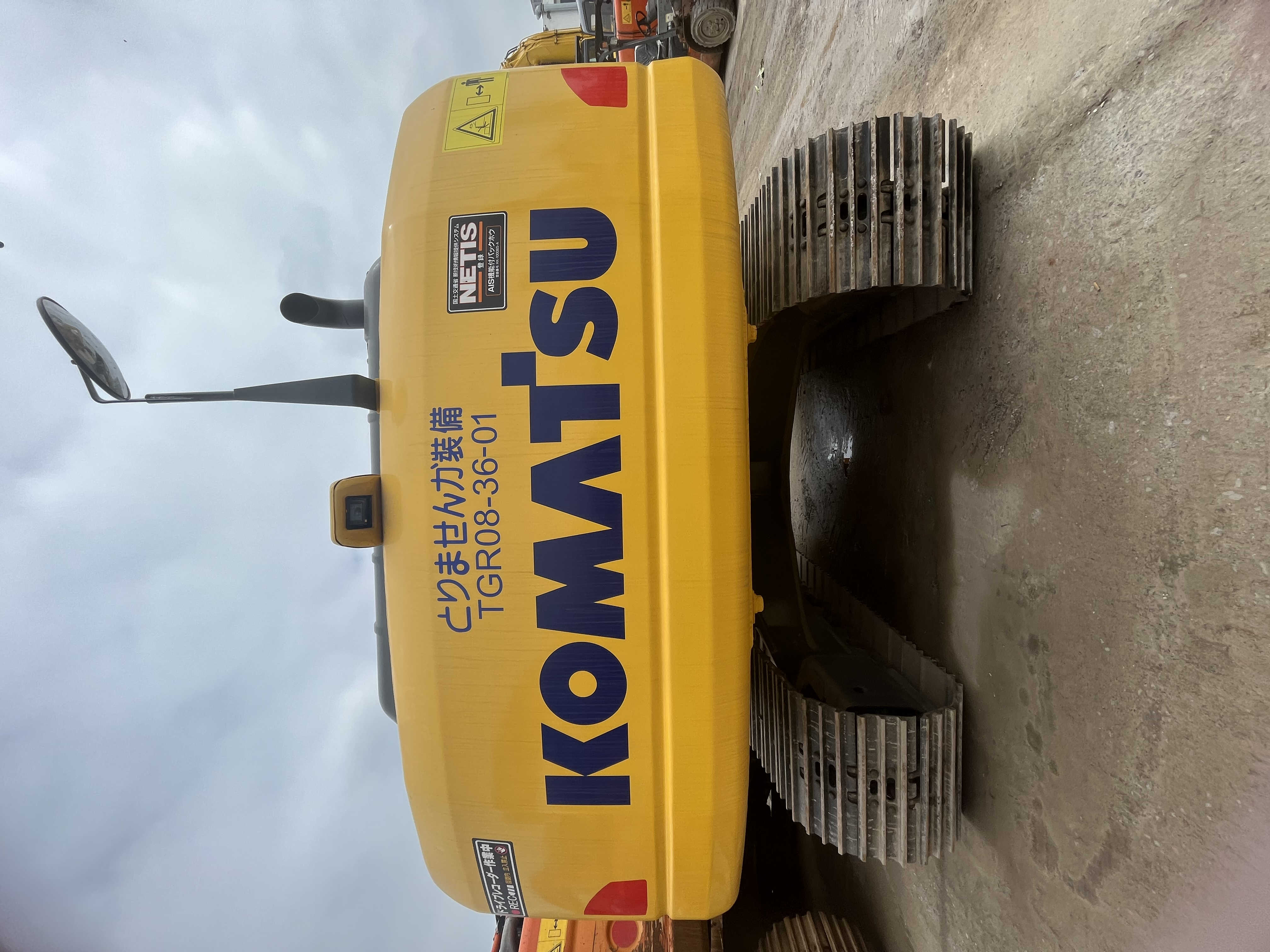 コマツPC210-8 油圧ショベル komatsu-pc210lci-1,10081174_1.jpg
