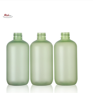 Venta al por mayor de fábrica: Botella Boston redonda mate de 500ml, material PET 24/410, vacía, para envases de cosméticos y cuidado facial. - Product Image 2