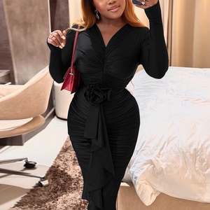 เดรสยาวแขนยาวคอวีลายกุหลาบ ดีไซน์เซ็กซี่สำหรับผู้หญิง แฟชั่นกระโปรงจีบ - Product Image 2