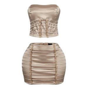 Ensemble deux pièces sexy d'été sur mesure OEM, combinaison moulante en satin sans bretelles pour femmes - Product Image 3