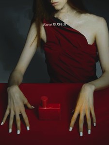 High-end Wood-Toned Women's Eau De Parfum-Black Tea Scent Regular Size Gift - Product Image 5