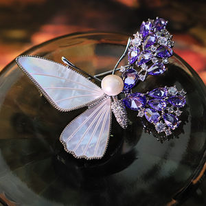 Shell Paars Zirkoon Vlinder Natuurlijke Zoetwaterparel Broche Luxe Gepersonaliseerde Design Broche Dames Sieraden Go0008 - Product Image 4