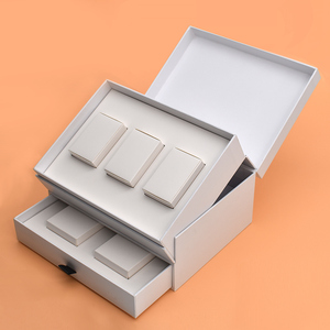 Caja <span class=keywords><strong>de</strong></span> regalo <span class=keywords><strong>de</strong></span> <span class=keywords><strong>chocolate</strong></span> magnética biodegradable personalizada con acabado en relieve tamaño pequeño y forro <span class=keywords><strong>de</strong></span> esponja tapa abatible diseño <span class=keywords><strong>de</strong></span> cajón <span class=keywords><strong>de</strong></span> base - Product Image 1