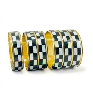 Conjunto elegante de 3 brazaletes de concha de nácar con incrustaciones de MOP, mosaico de latón dorado, pulsera apilable elegante, artesanía natural. - Product Image 1