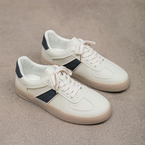 Sneakers décontractées en cuir rétro pour hommes, conçues sur mesure par un designer senior, chaussures d'entraînement allemandes tendance pour le streetwear et la marche quotidiennes - Product Image 2
