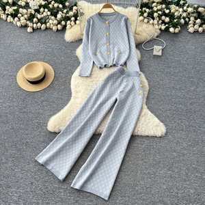 Conjunto de 2 Piezas de Punto con Botones Dorados Estilo Tweed de Lujo para Mujer, Chaqueta Corta y Pantalones de Pierna Ancha de Cintura Alta, <span class=keywords><strong>Venta</strong></span> al por Mayor OEM - Product Image 2