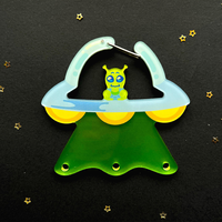 Porte-breloque mousqueton en acrylique personnalisé avec impression UV et résine époxy, idéal pour la randonnée en montagne