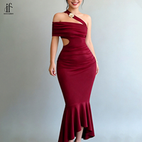 Robe de soirée élégante sur mesure, épaules dénudées, dos nu, taille haute, coupe sirène, ourlet asymétrique, robe moulante sexy