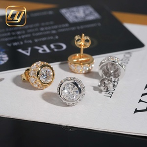 Boucles d'oreilles clous de luxe en argent 925 avec diamants Moissanite VVS taille brillant, plaqué or 18 carats, sertissage griffe, bijoux unisexe pour usage quotidien - Product Image 3