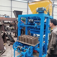 Machine à fabriquer des pavés et des blocs 4-26, à entretien simple, fonctionnement silencieux, soudure robuste, pour usine locale