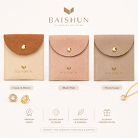 Pochette à bijoux en microfibre crème avec logo personnalisé à bouton-pression doré, bicolore, anti-rayures pour boucles d'oreilles, sac à perruque, pochette enveloppe OEM, cadeau personnalisable