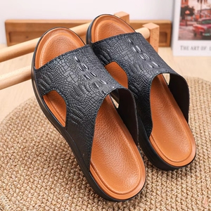 Sandales pour hommes de style arabe, semelle épaisse résistante à l'usure, légères en EVA, faciles à porter, tongs décontractées d'été - Product Image 3