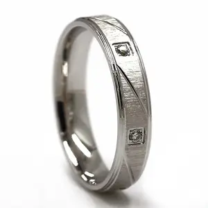 SR0038値925スターリングシルバー結婚指輪ジルコンはリング全体に均等に配置されています