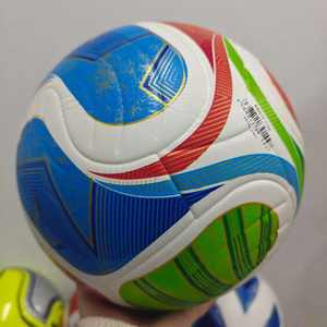 Balón de Fútbol Listo para Torneos con Paneles Termosellados para las Condiciones de la Copa Tri-Naciones 2026 - Product Image 2